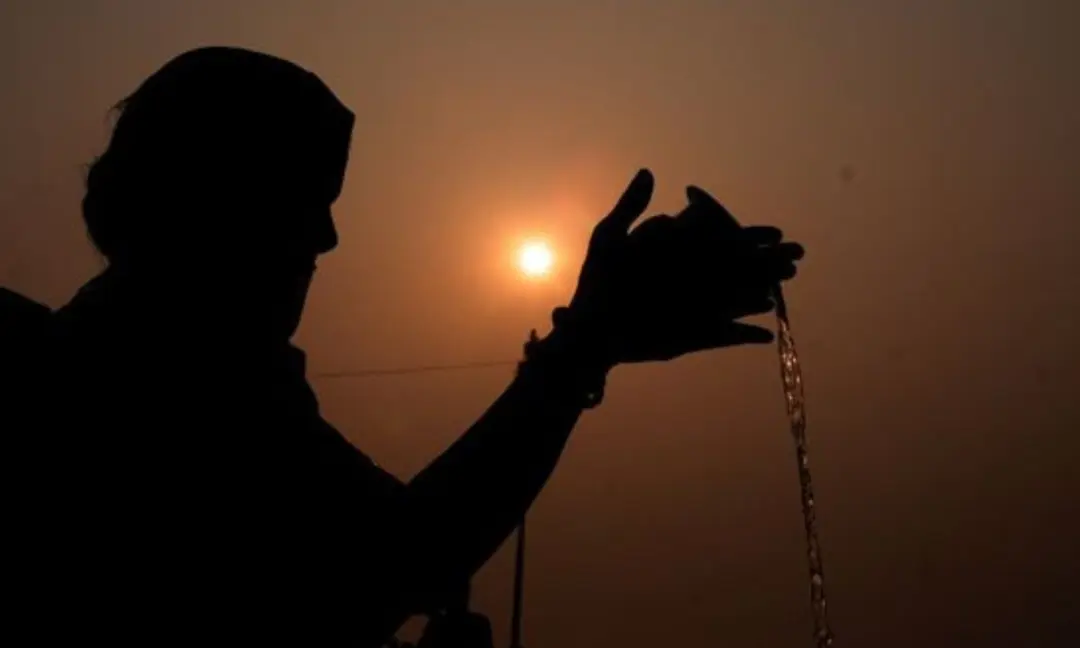 सूर्य अर्घ्य