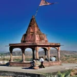 झारखंड के इस मंदिर में मन्नत पूरी होने के लिए बांधे जाते है पत्थर