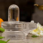 Sphatik Shivling क्यों माना जाता है बेहद खास ? जानिए धार्मिक महत्व और पूजन के लाभ