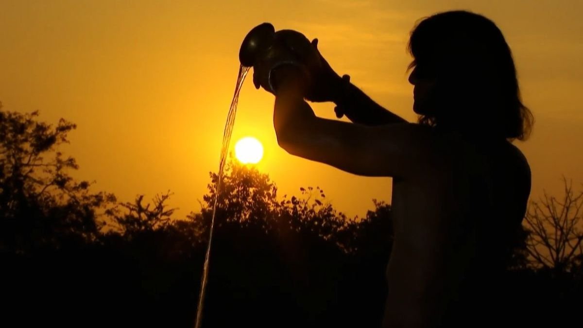 Benefits of offering water to the Sun God on Sundays